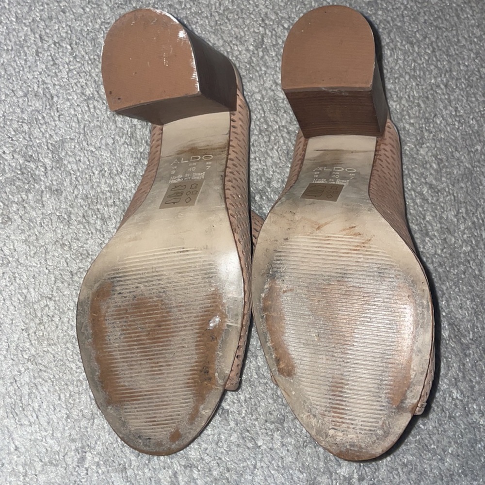 Tan wedges - Picture 4 of 4